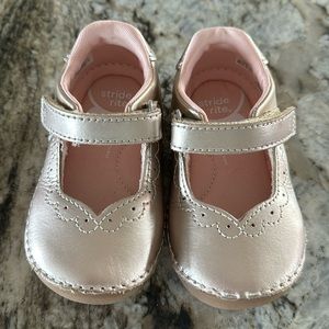 Stride Rite Gold Leather Maryjane’s 5.5